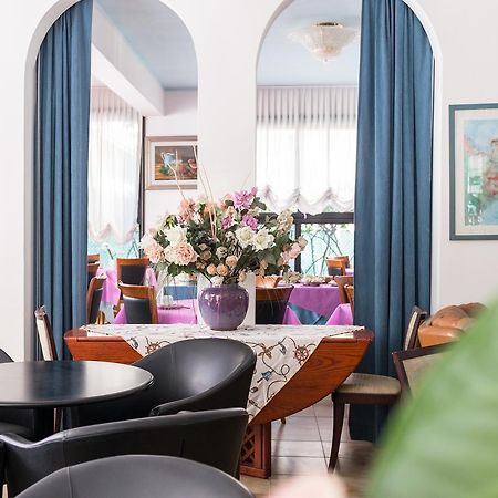 Hotel Barbiani Rimini Kültér fotó