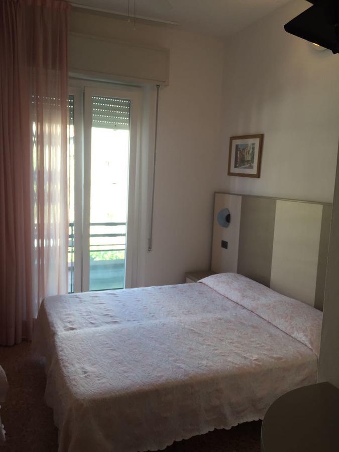 Hotel Barbiani Rimini Kültér fotó